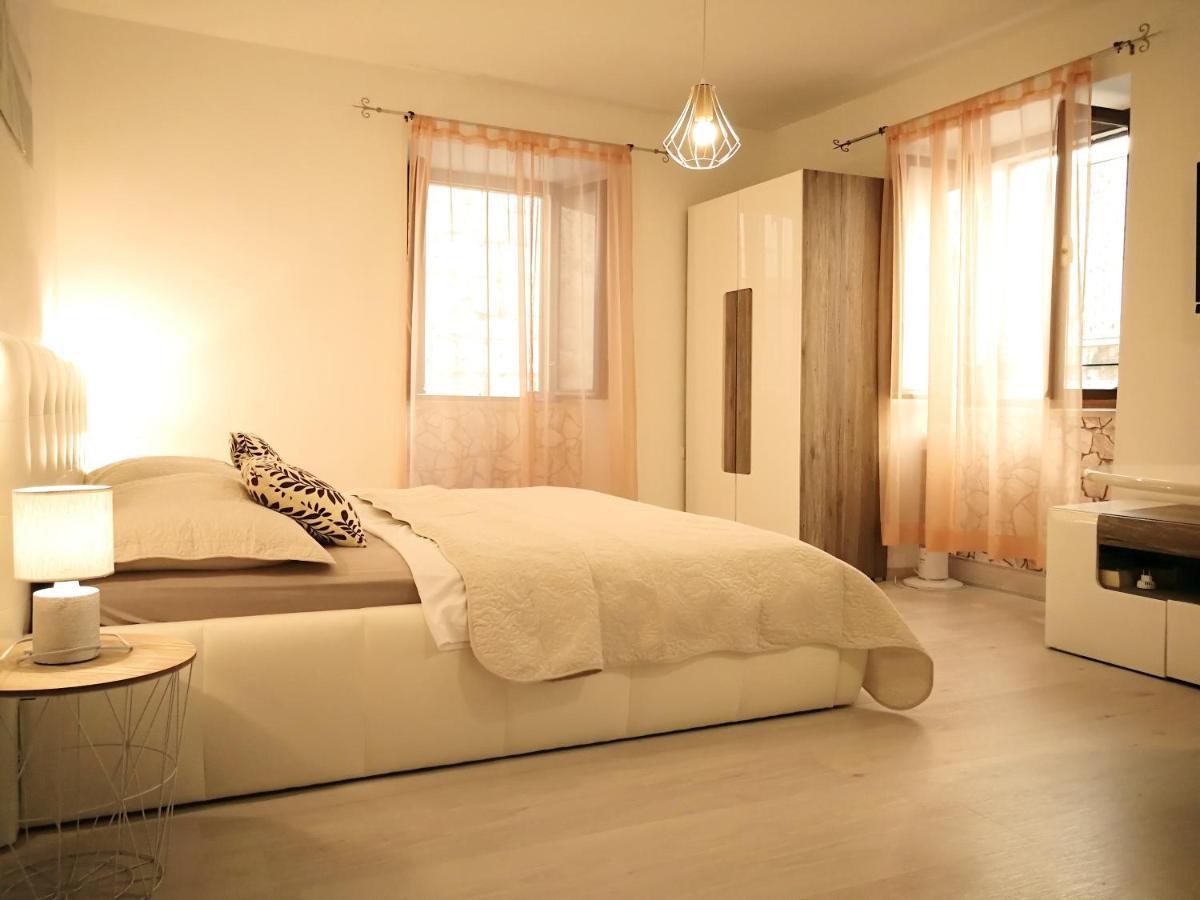 Apartments & Rooms As ヴィス 部屋 写真