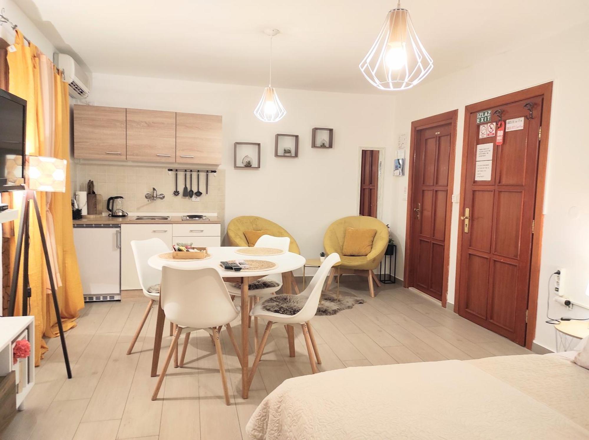 Apartments & Rooms As ヴィス 部屋 写真